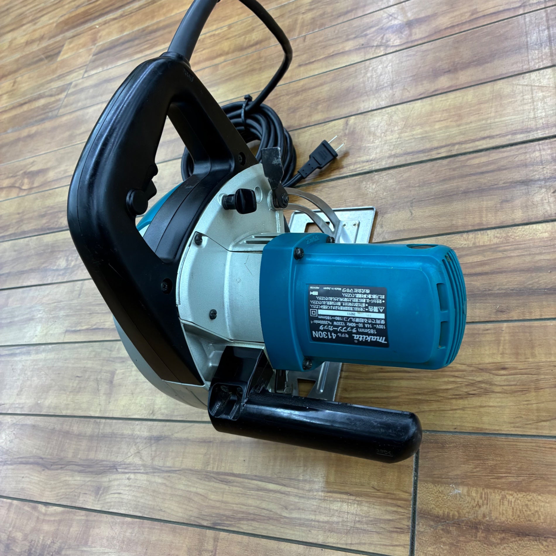 マキタ(makita) 185mm チップソーカッター 4130N 【蓮田店】
