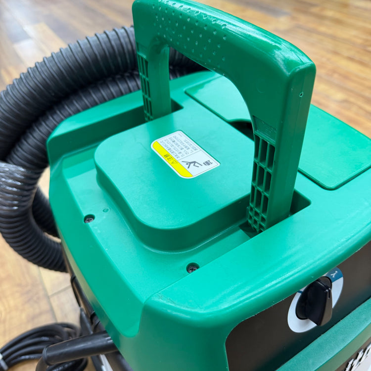 極美品 マキタ(makita) 乾湿両用 集じん機 M442 【リライズ蓮田店】