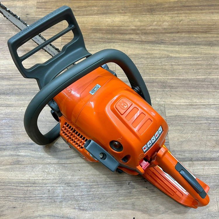 良品 ハスクバーナ (Husqvarna) エンジンチェーンソー 135MARKⅡ バーサイズ 35cm (14インチ) 【船橋馬込店】