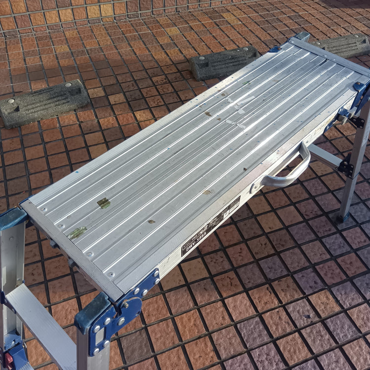 【店頭引取限定・発送不可】 四脚アジャスト式足場台 DWV-S86A 【市川行徳店】