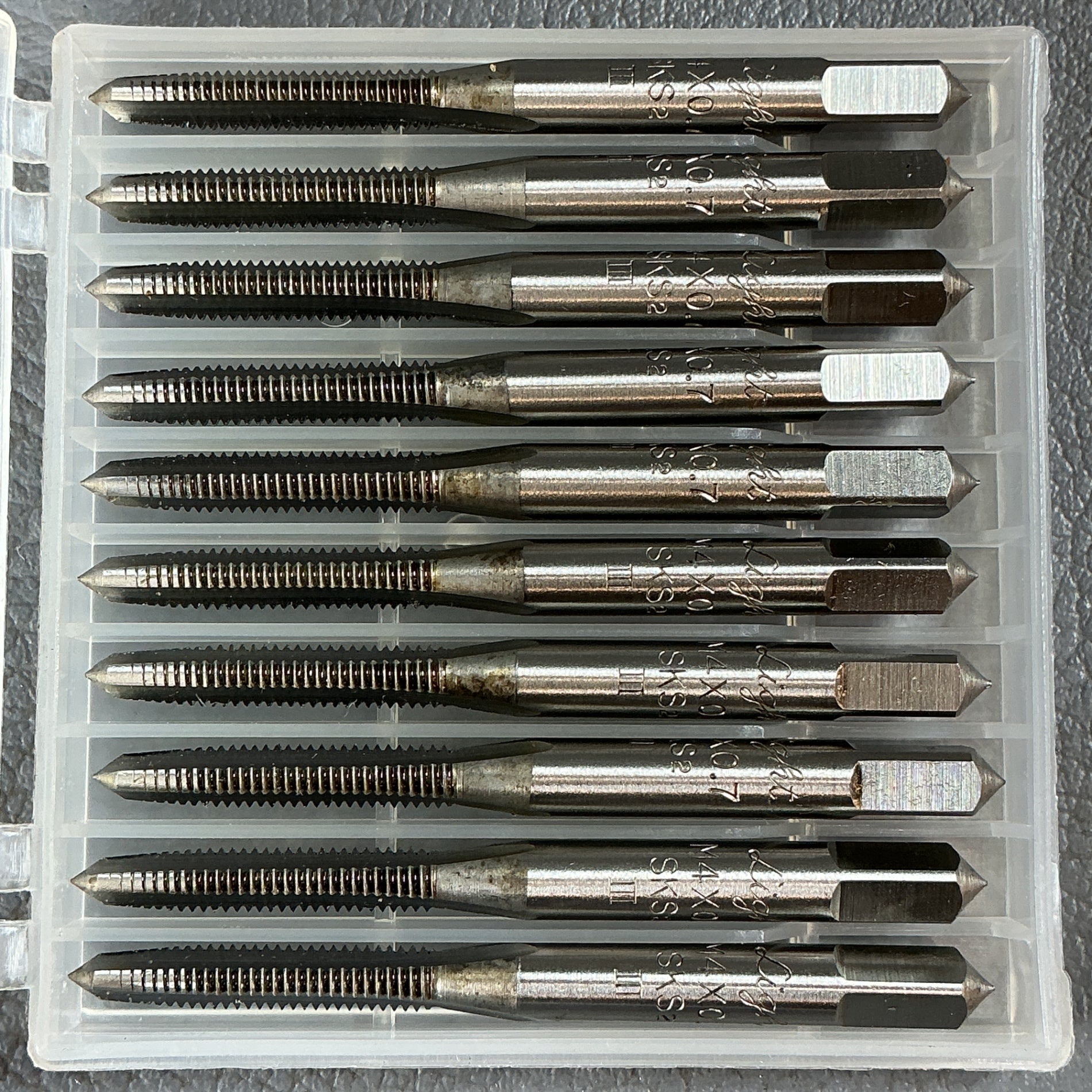 【未使用】ライト精機　ハンドタップ　先タップ　M4×0.7　2箱セット  【越谷店】