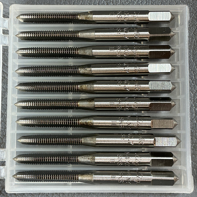 【未使用】ライト精機　ハンドタップ　先タップ　M4×0.7　2箱セット  【越谷店】