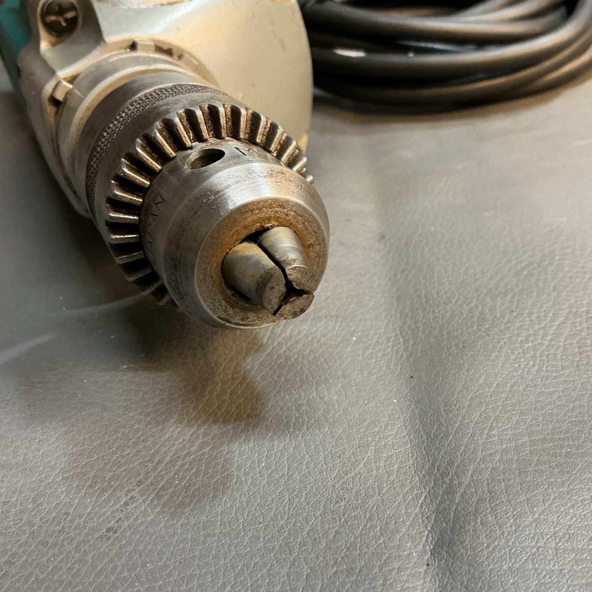 【中古】makita マキタ 13mm電気ドリル 6305A  【越谷店】