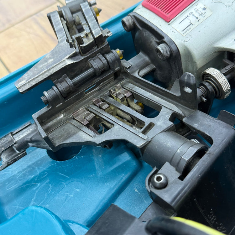 動作確認済み 65mm 常圧エア釘打ち機 AN611 【リライズ蓮田店】