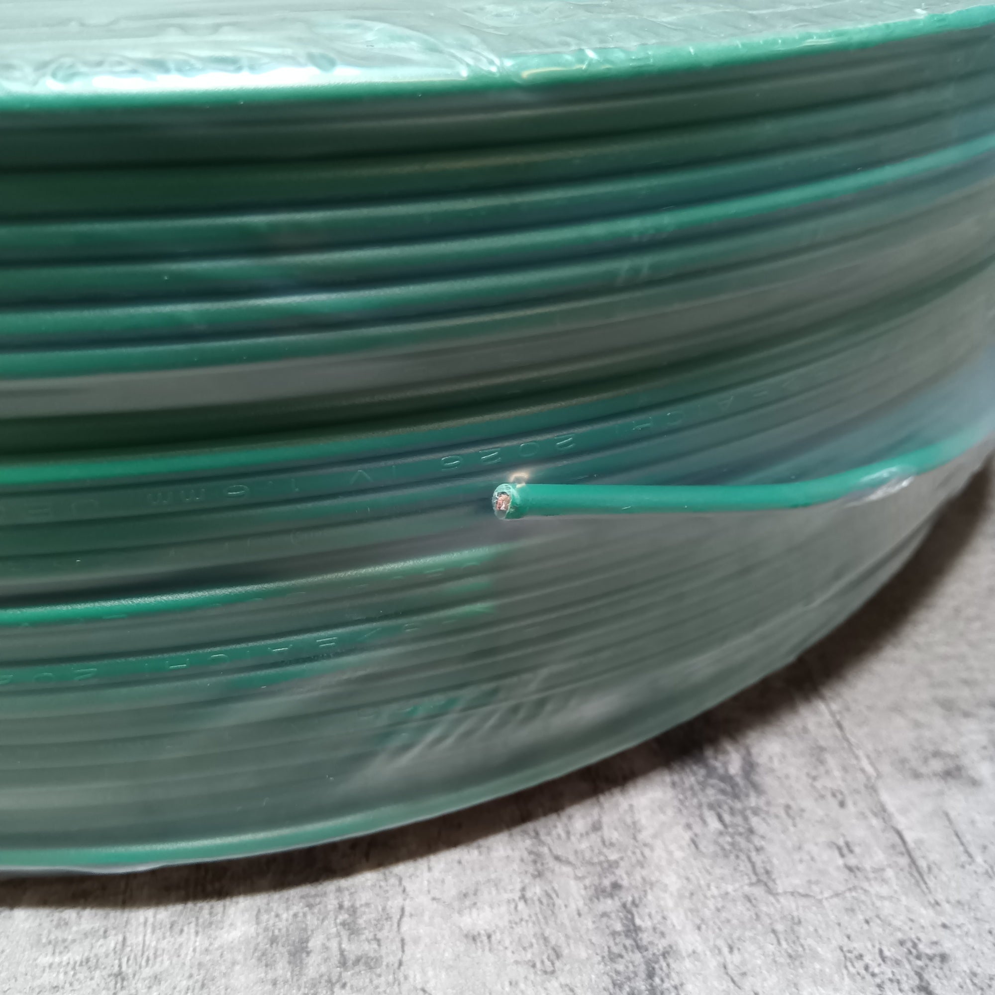 1.6mmIVケーブル IV1.6 緑 IVケーブル 1.6mm 300m ｼｭﾘﾝｸ 【未使用】【市川行徳店】