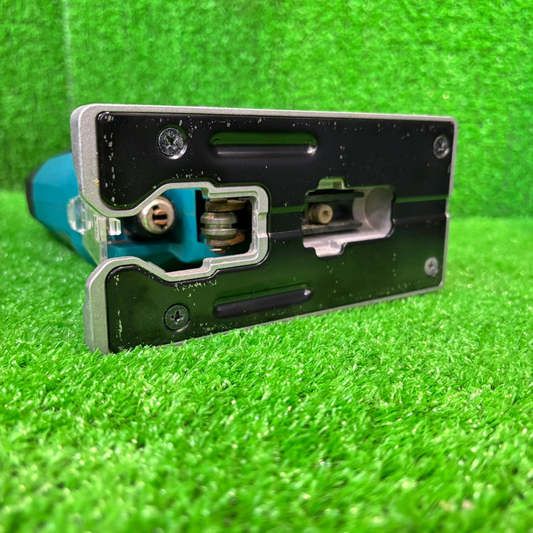 マキタ(Makita) 充電式ジグソー10.8V (本体のみ) JV103DZ 【船橋馬込店】