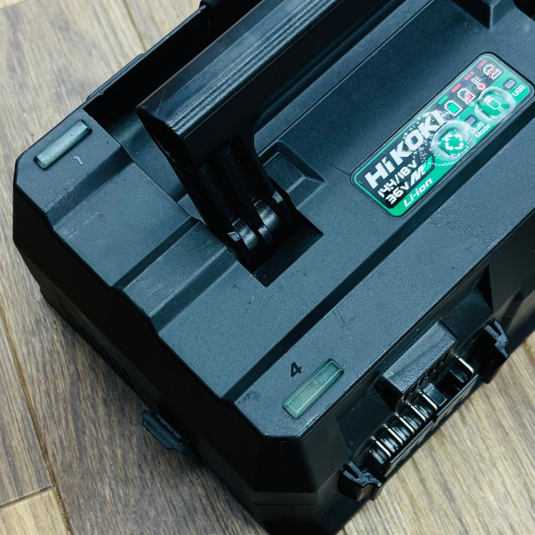 マルチポート 4口 急速充電器 UC18YTSL 【リライズ蓮田店】