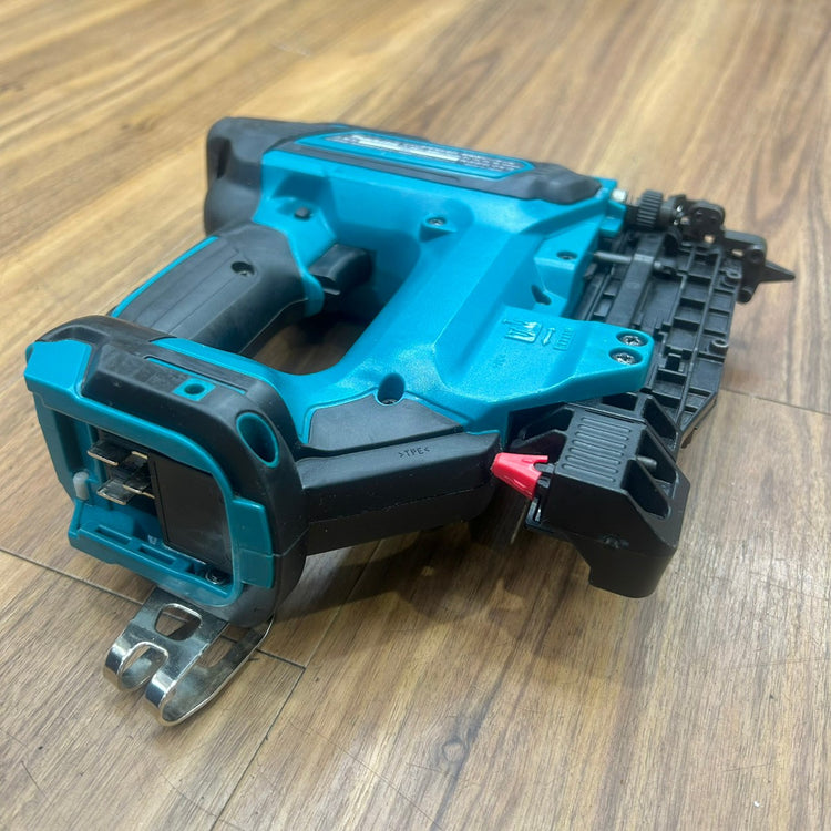 美品 マキタ (makita) 10.8V コードレスピンネイラ PT354DZ  【船橋馬込店】