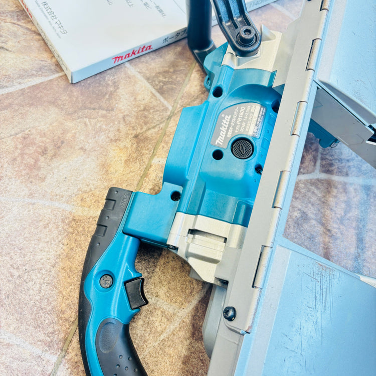 ◆マキタ(makita) コードレスバンドソー PB180DZ 【越谷店】
