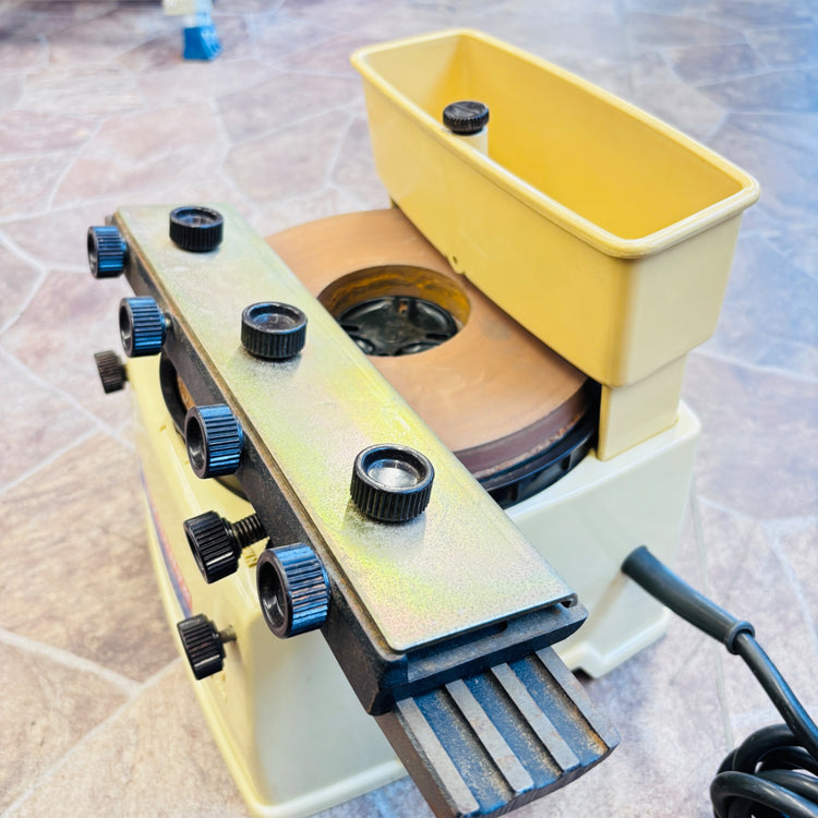 ◆マキタ(makita) 刃物研磨機 9820 【越谷店】