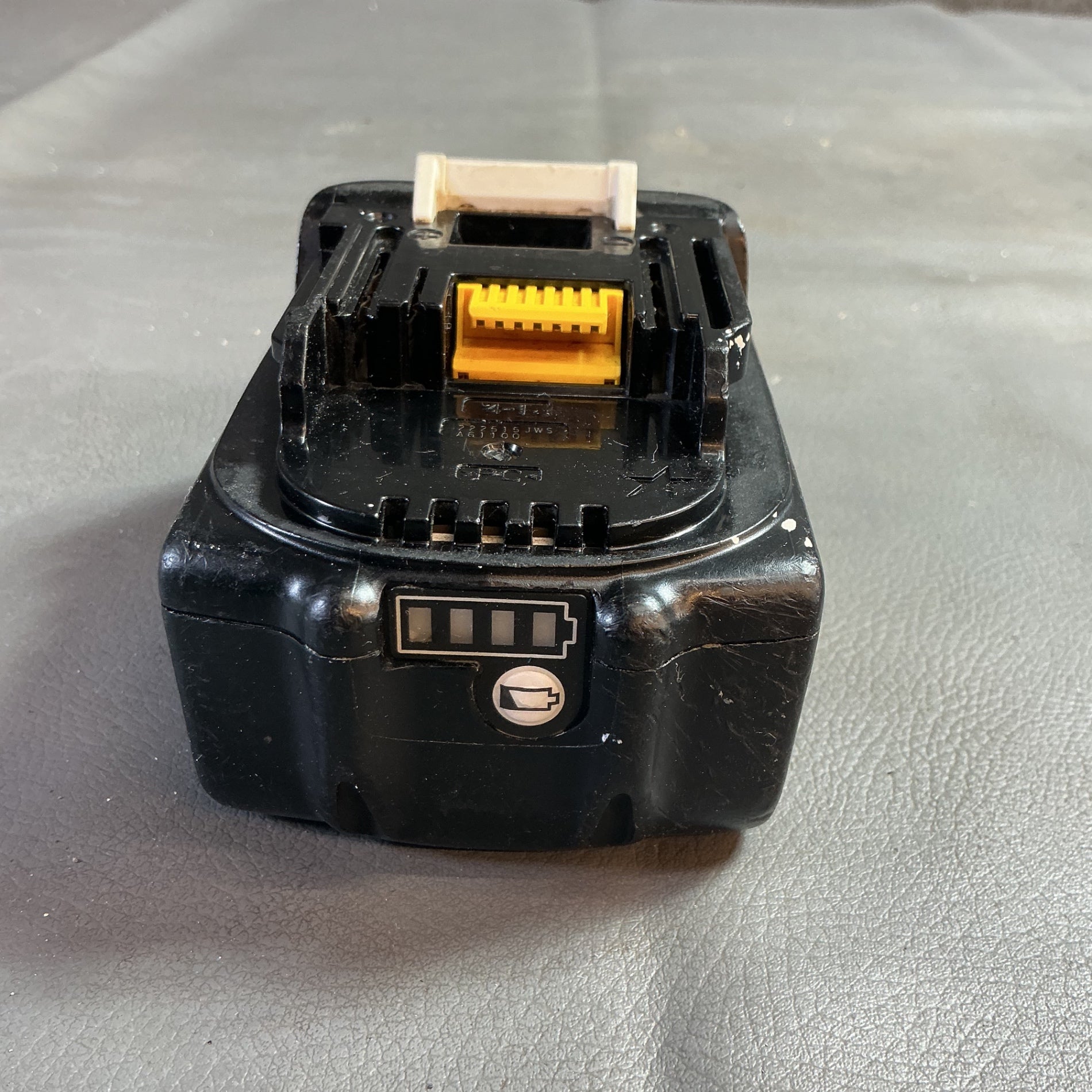 【中古】マキタ(makita) リチウムイオンバッテリー 18V/3.0Ah BL1830B  【越谷店】