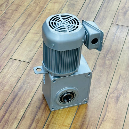 動作確認済み 0.75kw 200V ギヤードモータ GM-SHYM-RH 【中古】 【蓮田店】
