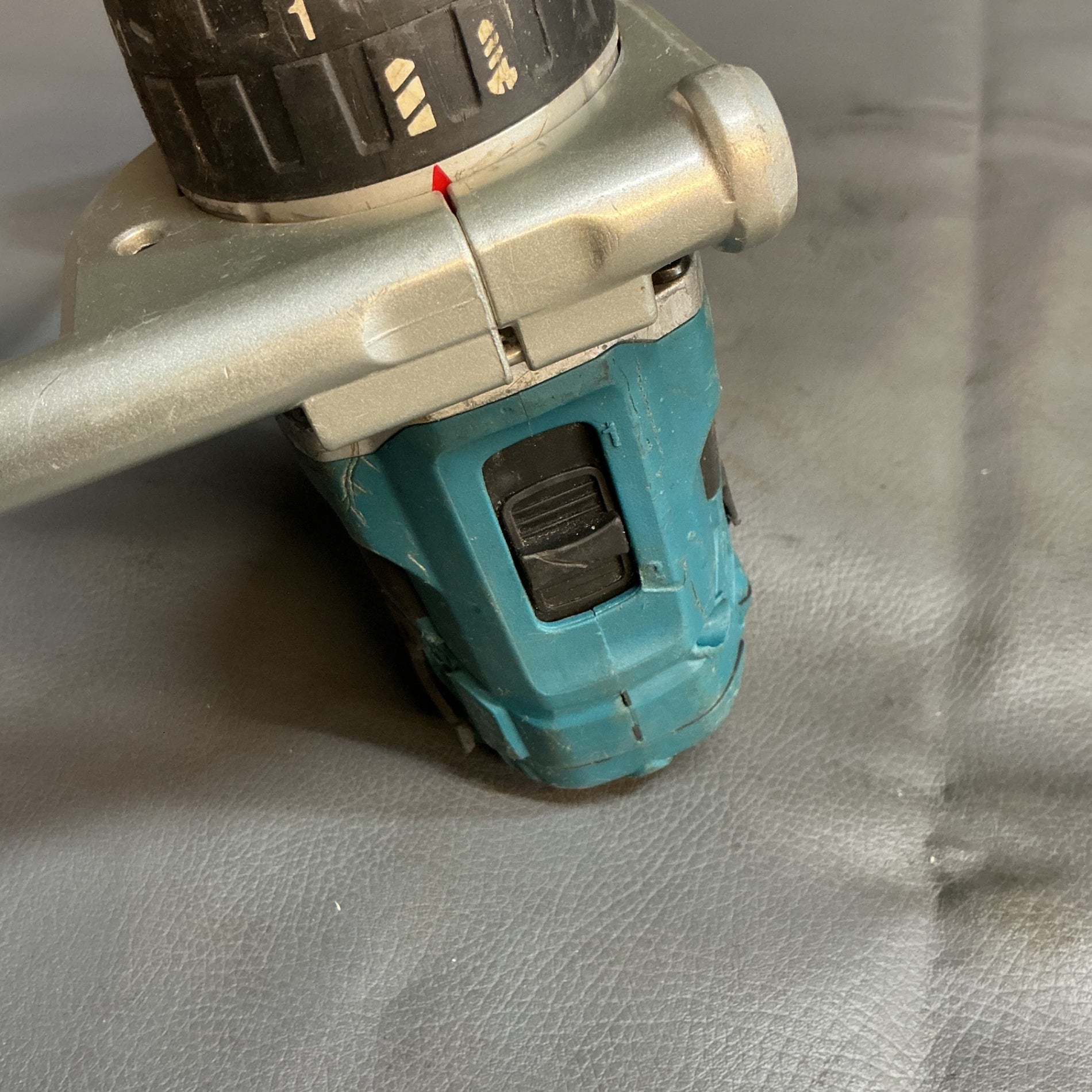 【ジャンク】マキタ(makita) 充電式ドライバドリル DF481DZ  【越谷店】