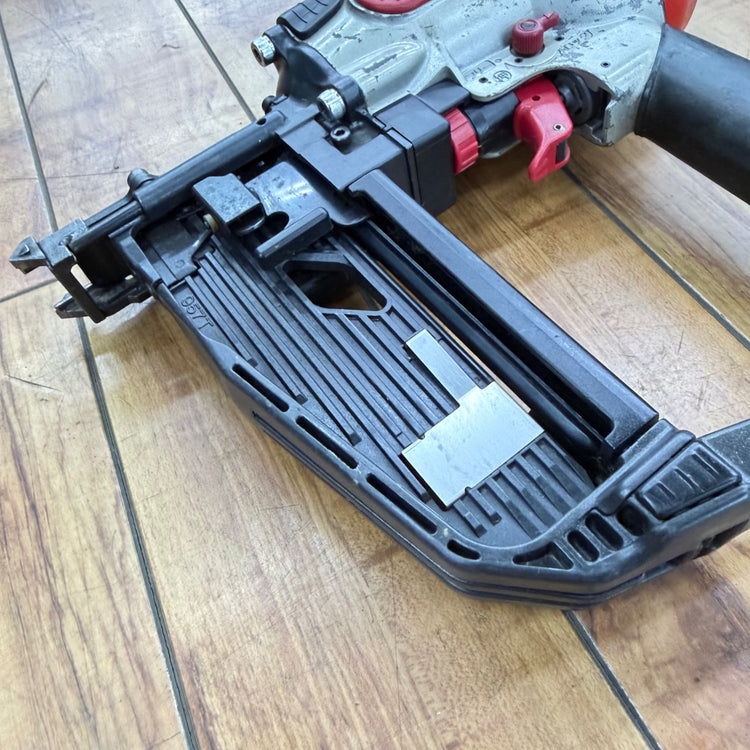 打ち込み動作良好 9mm 常圧フロアタッカ TA-557F/957Tフロア 【リライズ蓮田店】