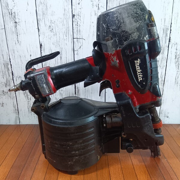◆マキタ(makita) 高圧エア釘打ち機 AN900HX 【野田愛宕店】