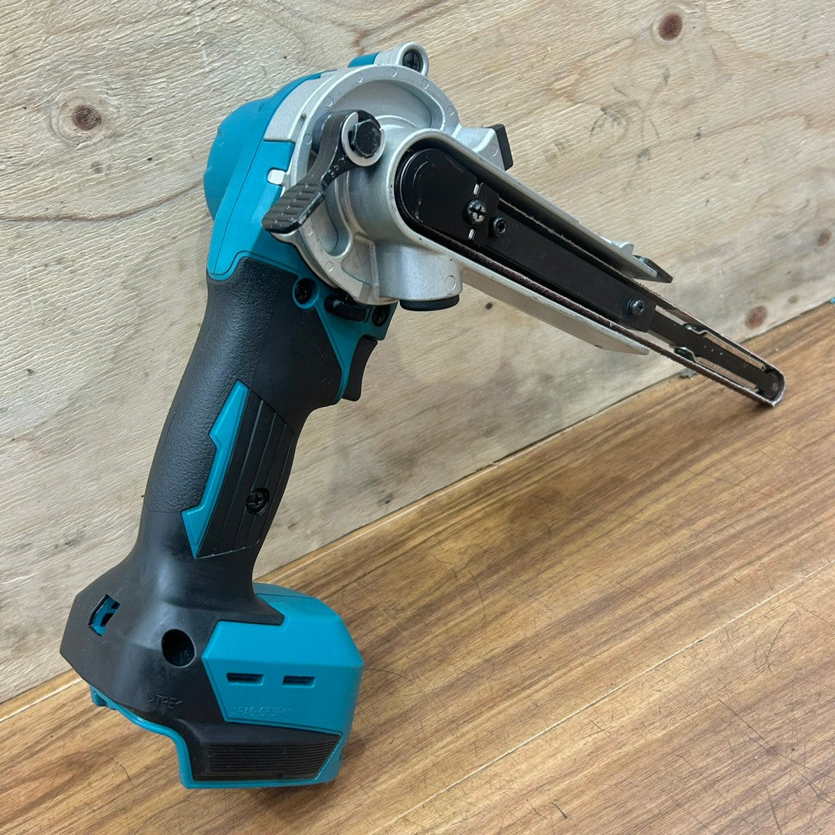 美品 マキタ (makita) コードレスベルトサンダー BS180DZ 本体のみ サンディングベルト付き 【船橋馬込店】