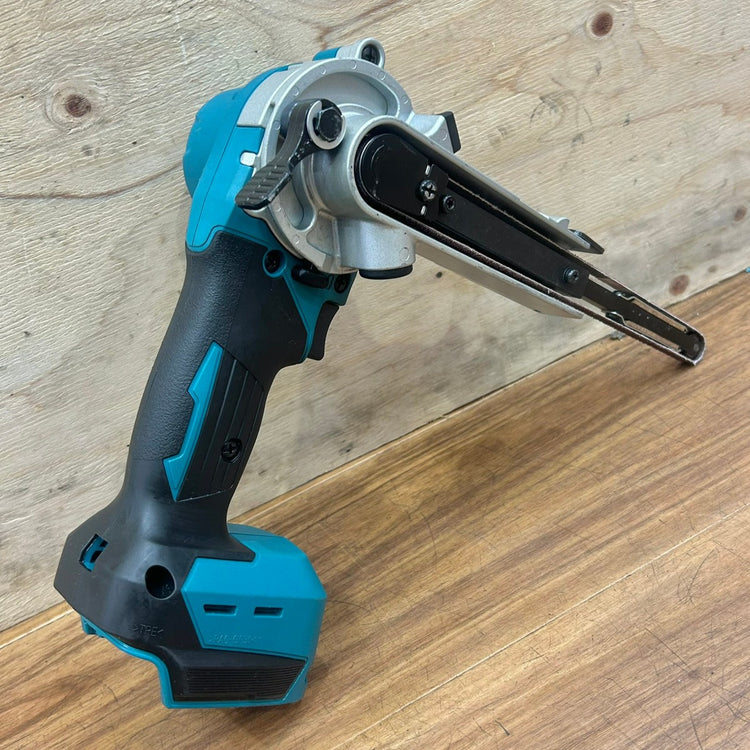 美品 マキタ (makita) コードレスベルトサンダー BS180DZ 本体のみ サンディングベルト付き 【船橋馬込店】