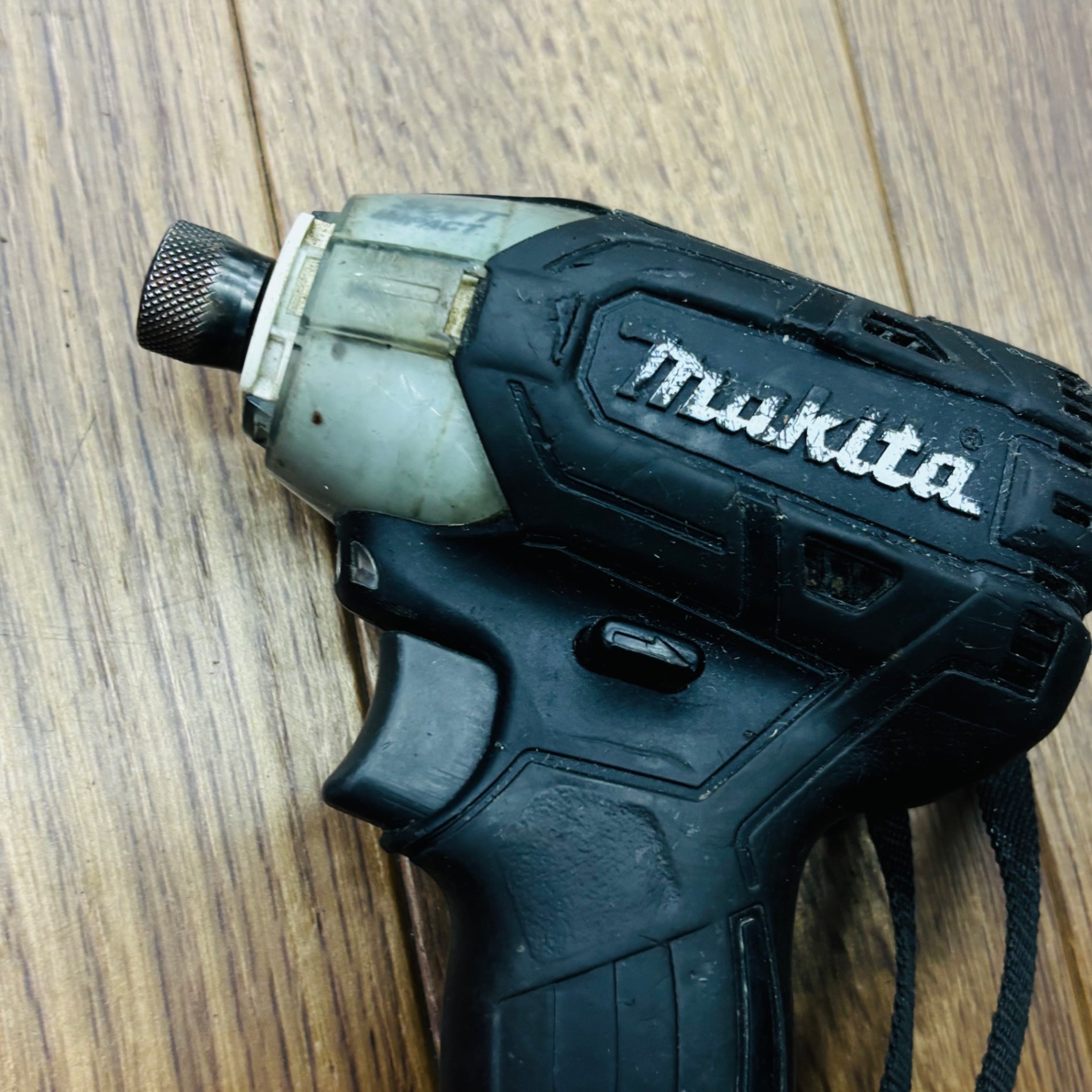 18V 充電式ソフトインパクトドライバ TS141DZB 【リライズ蓮田店】