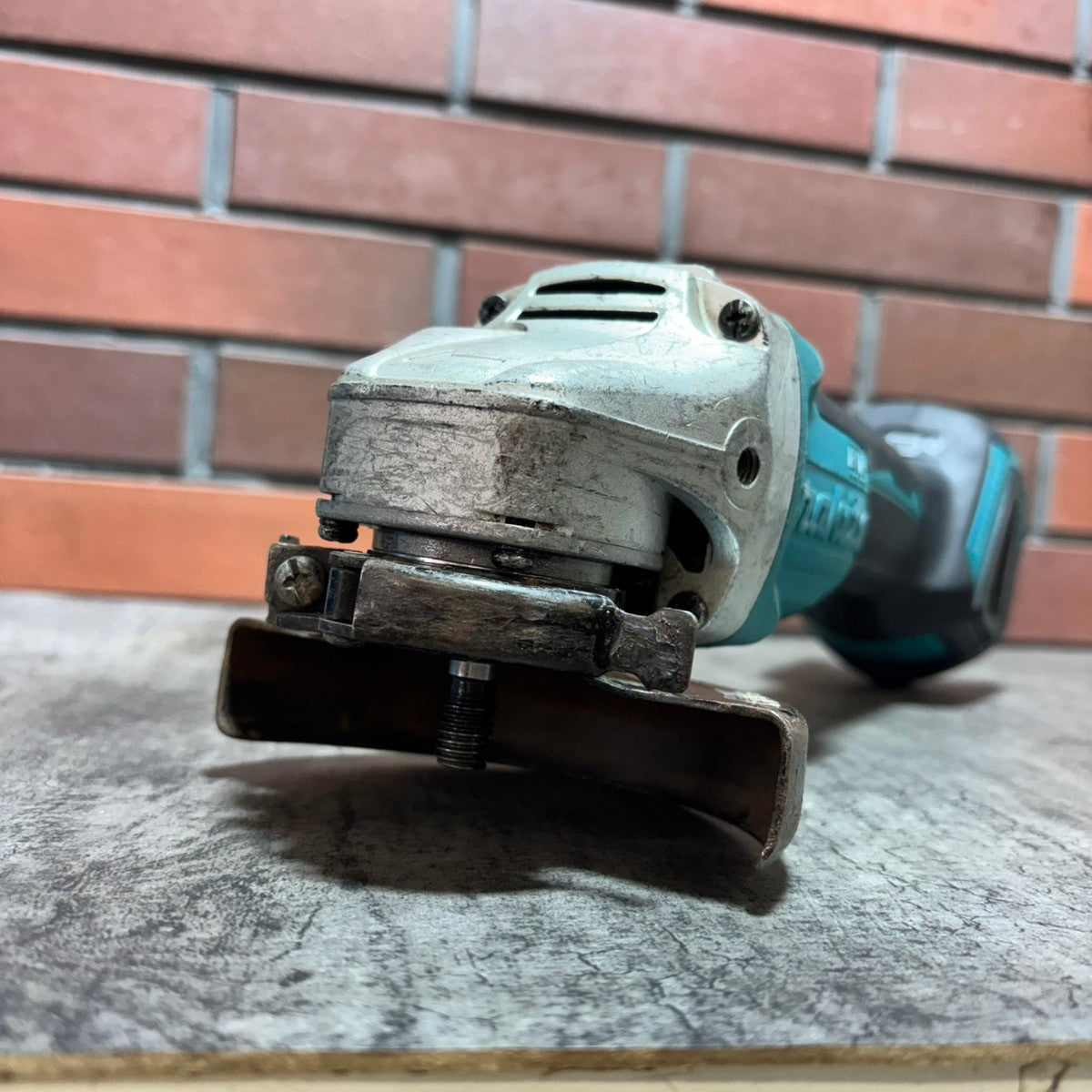 ◆マキタ(makita) 18V 100mm 充電式ディスクグラインダ GA404DZN 【市川行徳店】
