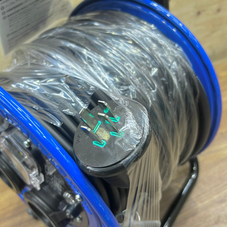 ハタヤ (HATAYA) 三相 200V 屋外用 コードリール 30m ブレーカー付 BFS-302M 【船橋馬込店】