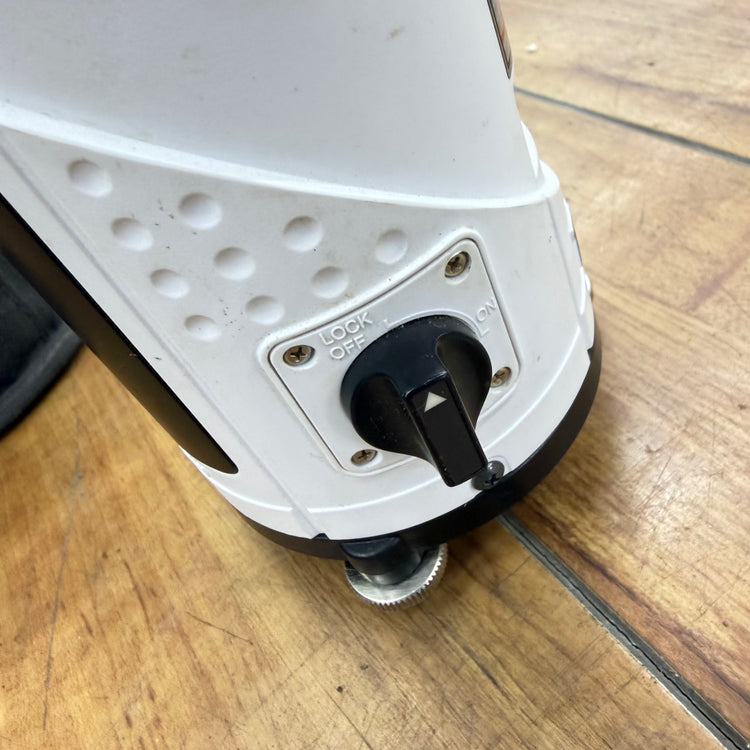 動作確認済み 屋外兼用墨出し器 SK13P 【リライズ蓮田店】