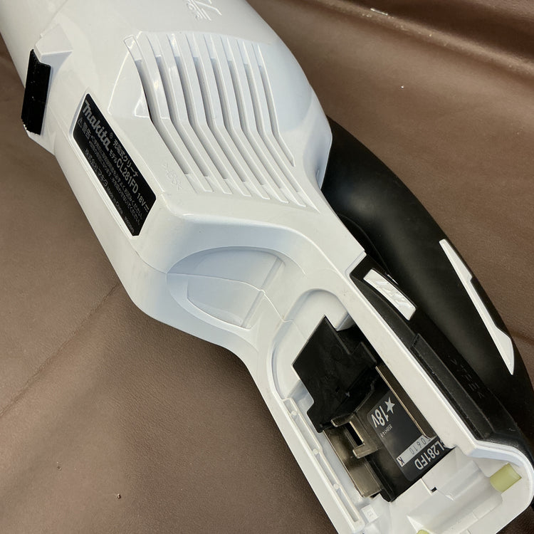 【中古品・サイクロンアタッチメント付き！】マキタ(makita) コードレスクリーナー CL281FDZW 【越谷店】