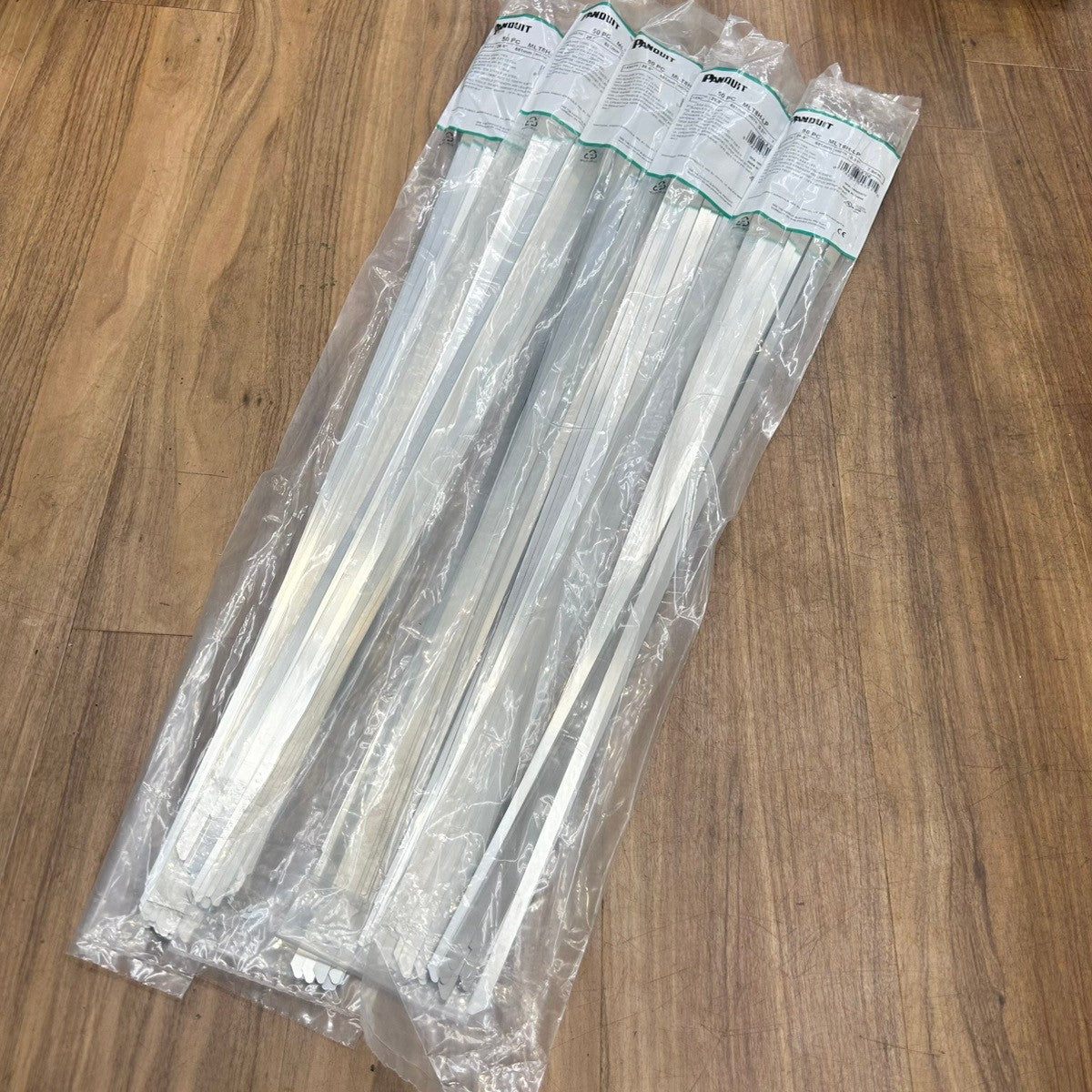 PANDUIT パンドウイット 自動ロック式 ステンレススチールバンド MLT8H-LP 50本入り×5袋 【船橋馬込店】