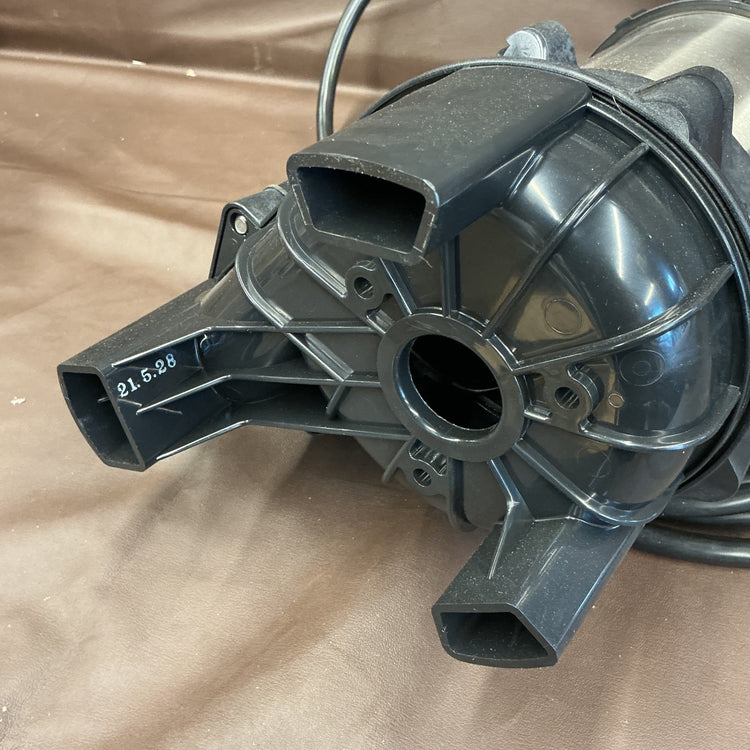 【未使用】 ツルミ 汚物用水中ポンプ 50PU2.4 200V 50HZ 箱にヨレや文字痕あり 【越谷店】