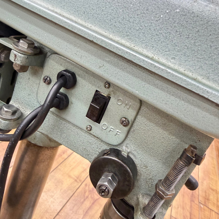 動作良好 100V 卓上ボール盤 5段変速 TB130 チャック回し付属【リライズ蓮田店】