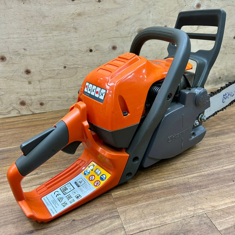 良品 ハスクバーナ (Husqvarna) エンジンチェーンソー 135MARKⅡ バーサイズ 35cm (14インチ) 【船橋馬込店】