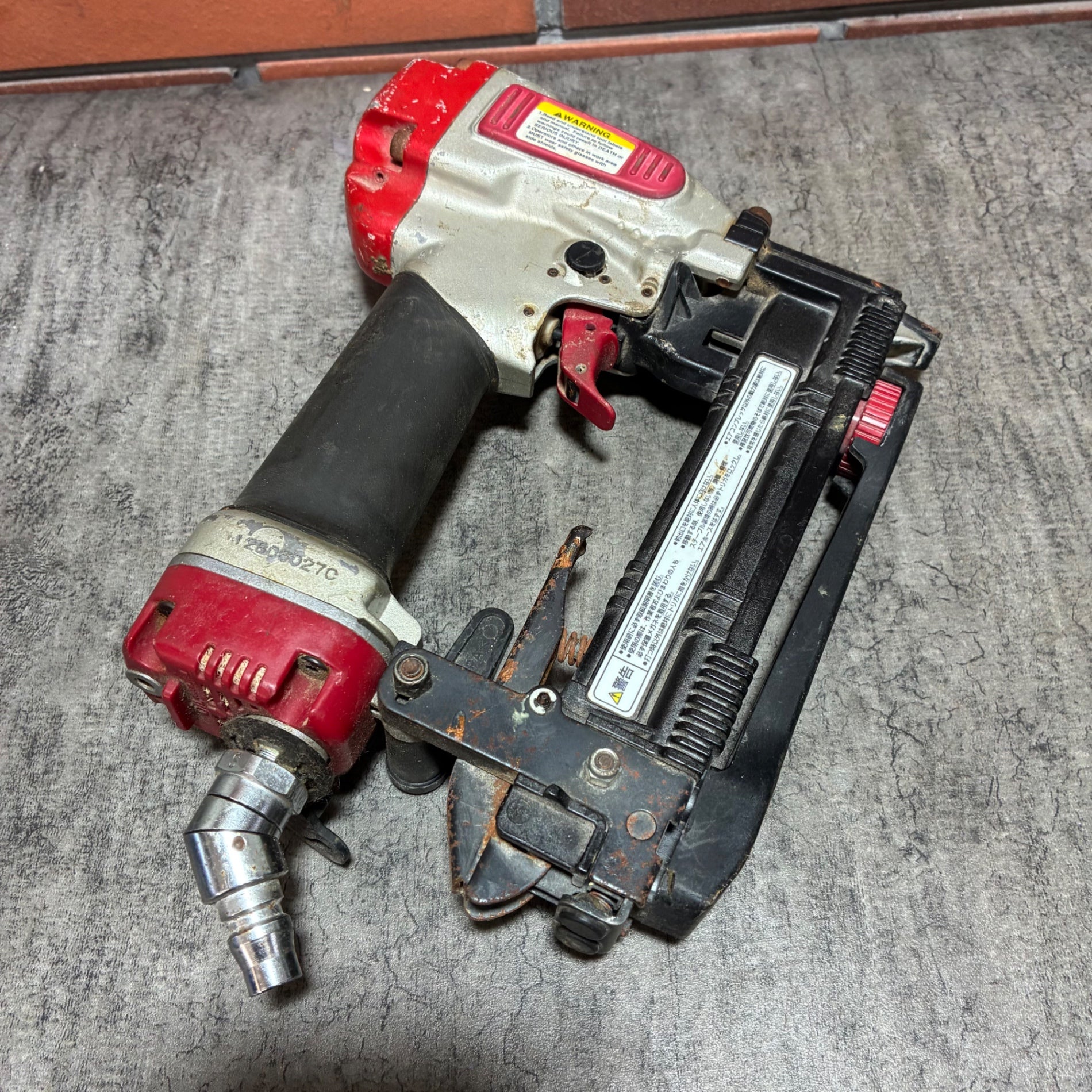 常圧ステープル用エアネイラ TA-225/725M 【市川行徳店】