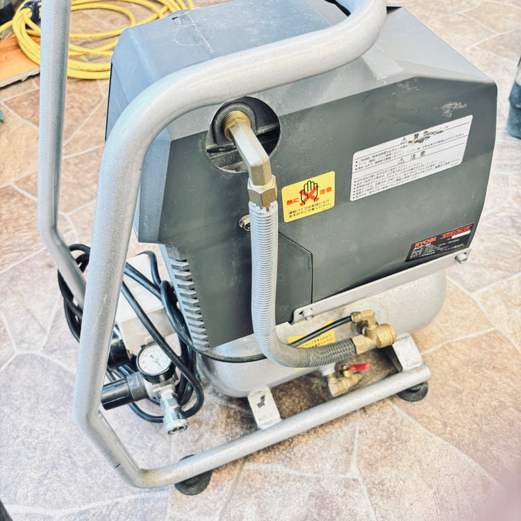 リョービ(RYOBI) エアコンプレッサ ACP-50 7L 698401A 【越谷店】