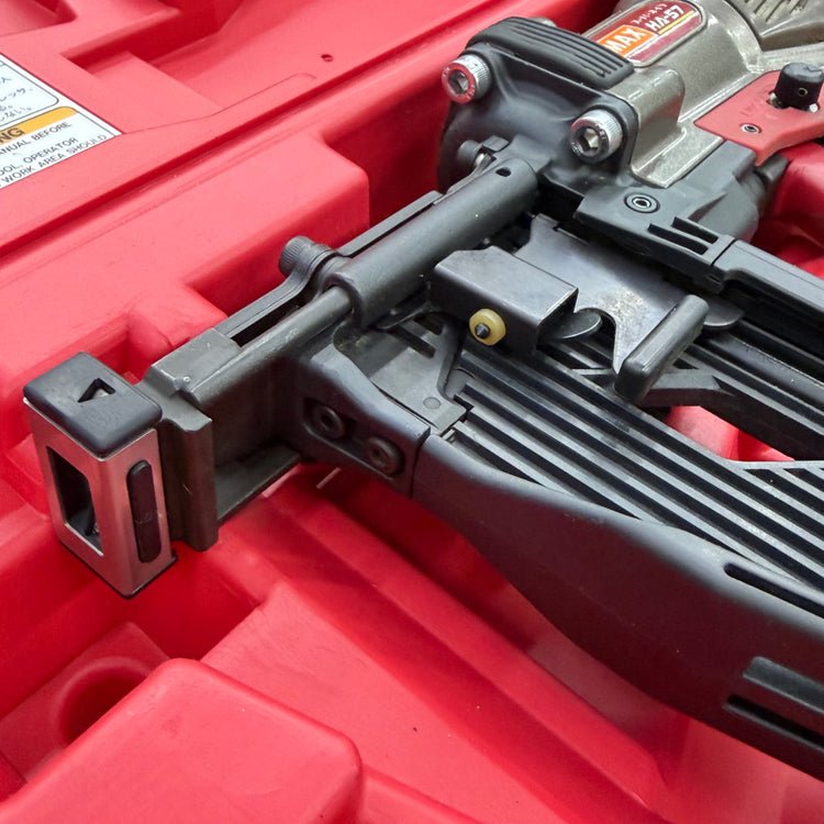 エア漏れ無く打ち込み動作良好 高圧 9mmフロアタッカー HA-57/957T フロア 【リライズ蓮田店】