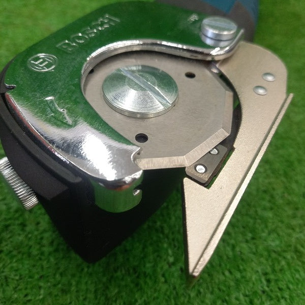 ▲ボッシュ(BOSCH) コードレスマルチカッター GUS12V-300 【野田愛宕店】