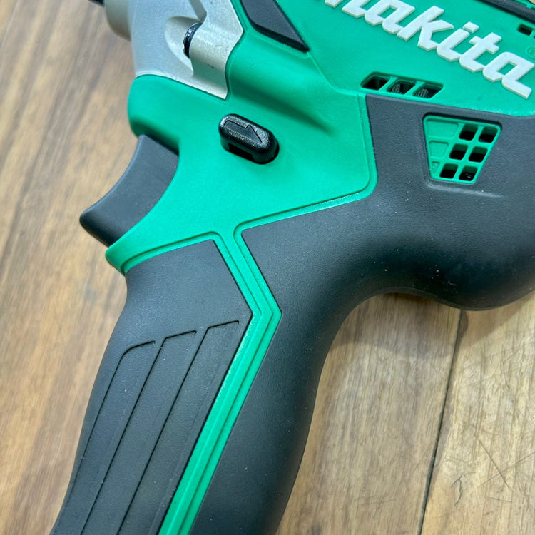 美品 マキタ (makita) 14.4V 充電式インパクトドライバー MTD001DZ 本体のみ 【船橋馬込店】