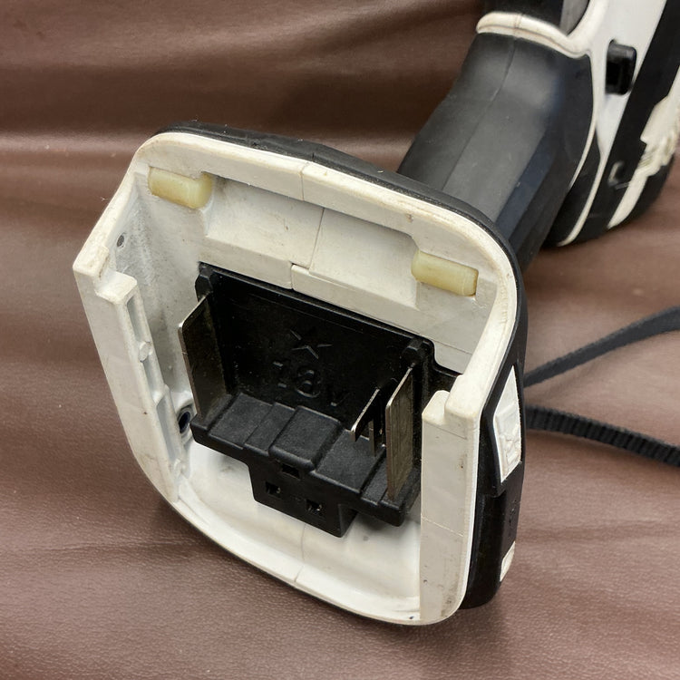 【中古品※本体のみ】 マキタ(makita) コードレスインパクトドライバー TD146DX2W 【越谷店】