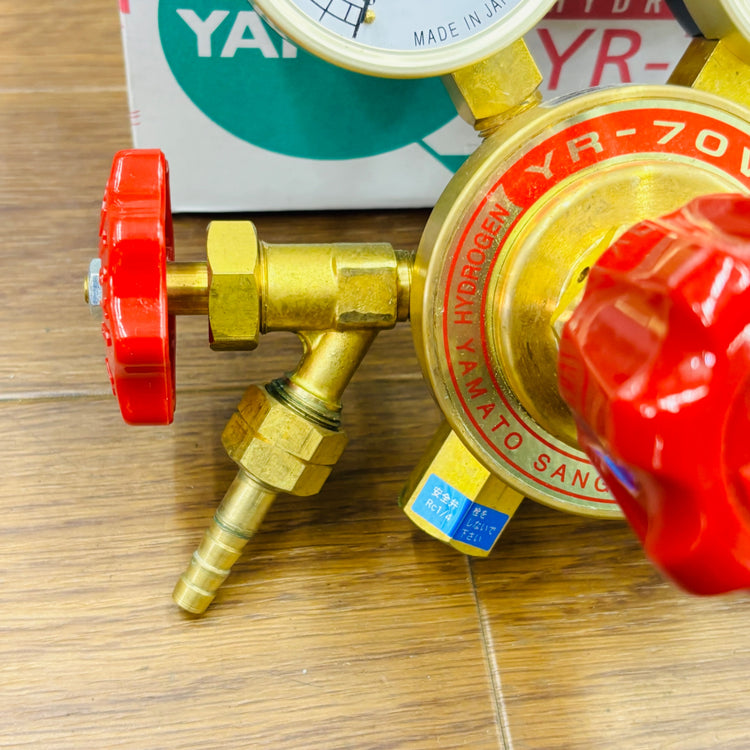 保管品 未使用 水素ガス調整器 YR-70V-22-12HG04 【リライズ蓮田店】