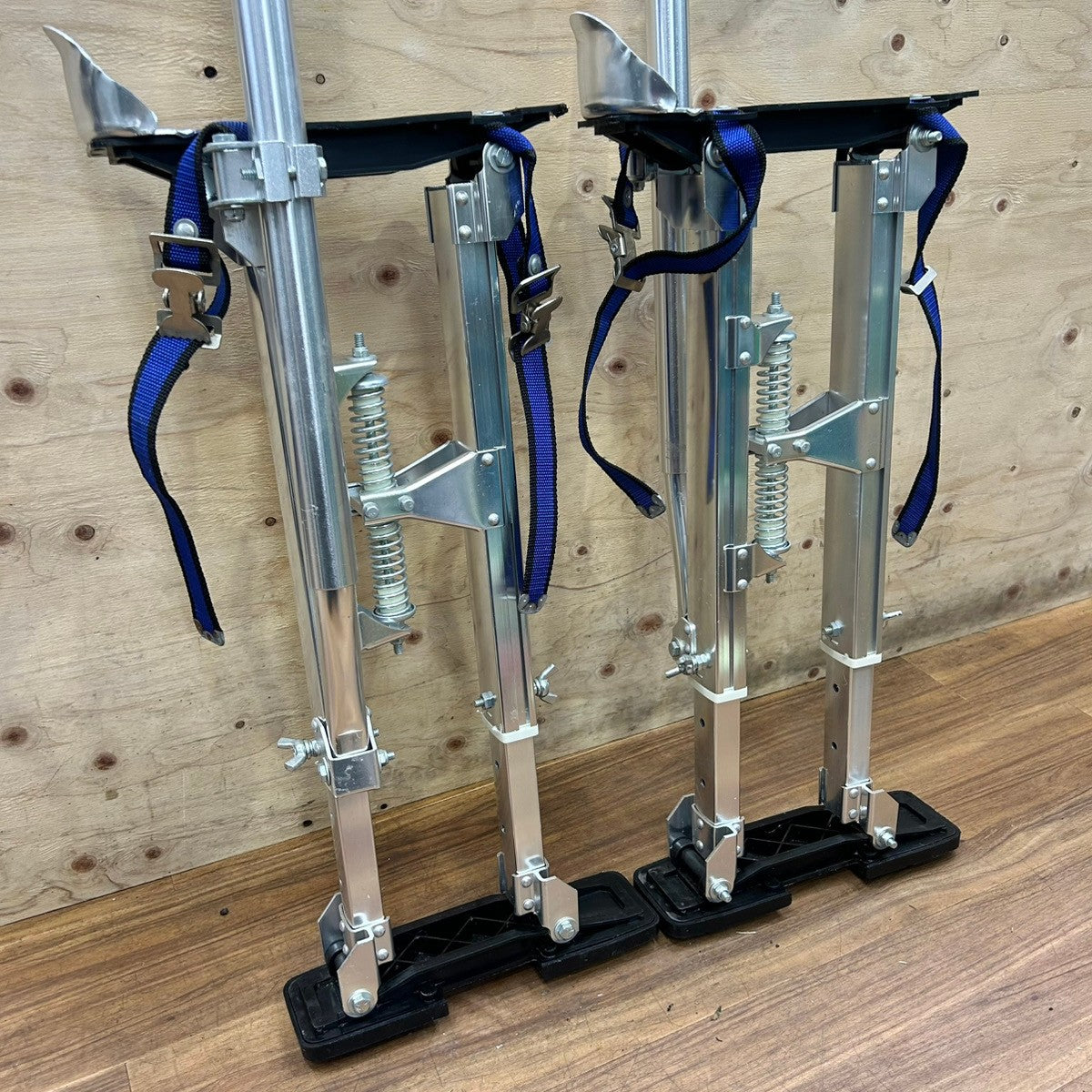 乾式壁 竹馬 48cm～74cm アルミニウム 石膏ボード 高所作業用  【船橋馬込店】