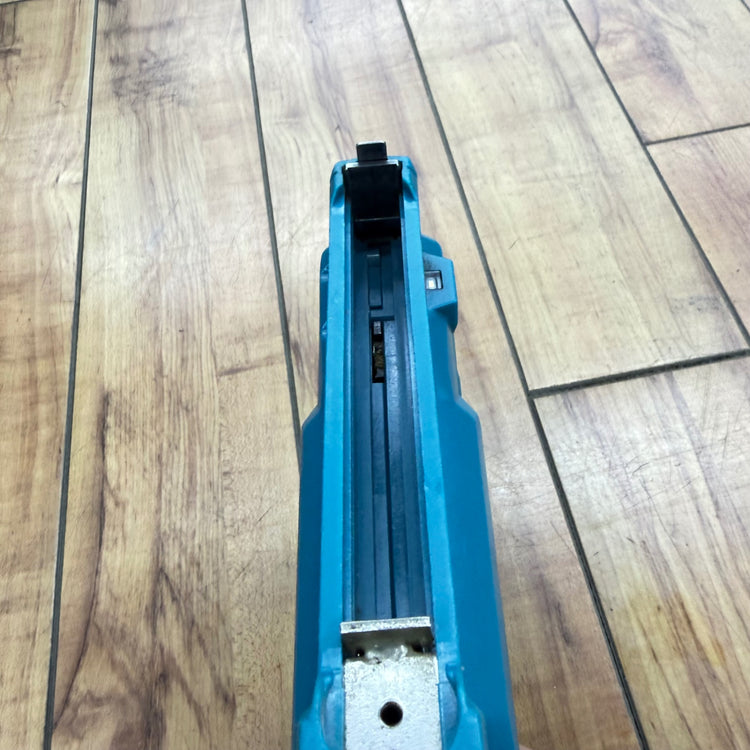 14.4V 充電式タッカ ST311D Ah互換あり【中古】 【蓮田店】