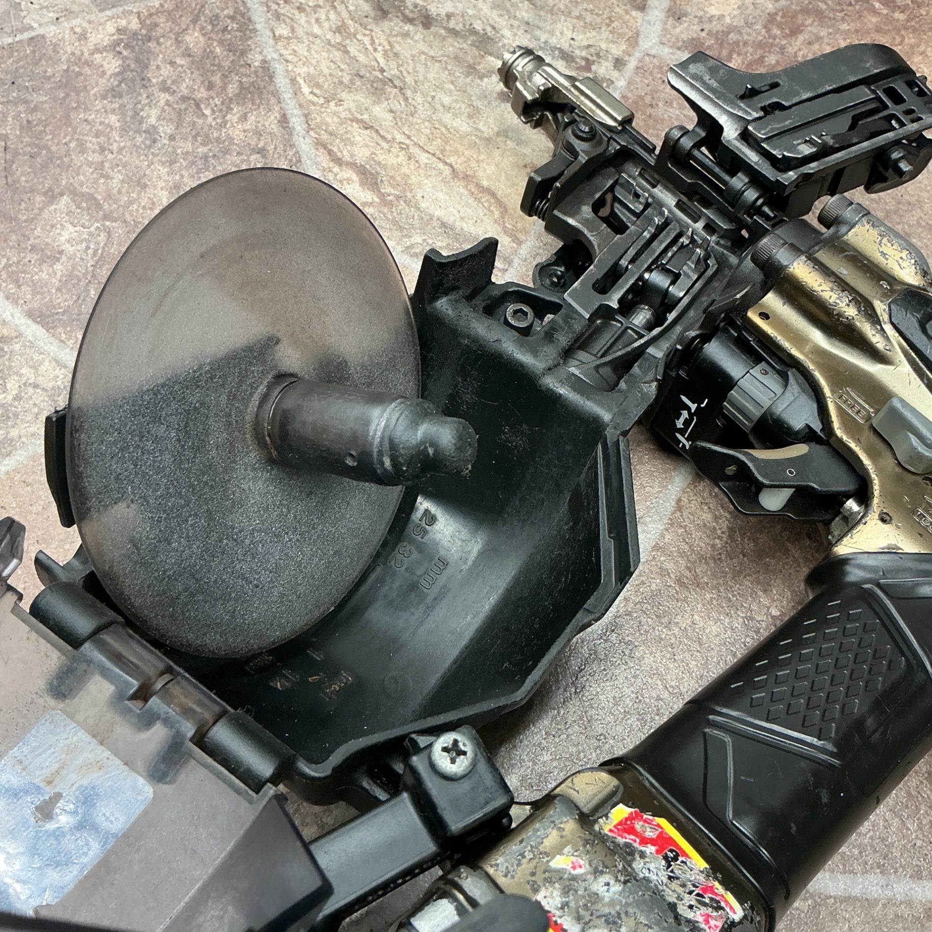 【中古・使用感あり・動作OK！】 ハイコーキ HiKOKI 50mm 高圧エア釘打ち機 NV50HR2(S) 強弱切替機構付き 本体のみ 【越谷店】