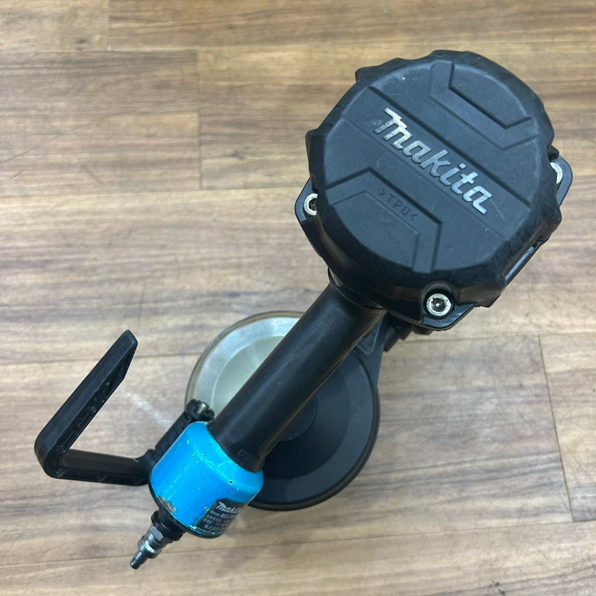 良品 マキタ (makita) 90mm 高圧 エアー釘打ち機 AN936HM 【船橋馬込店】