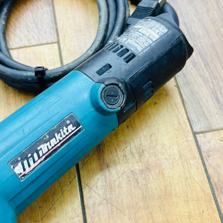 動作確認済み マキタ(makita) 100mm ディスクグラインダー 9533BLA 【リライズ蓮田店】