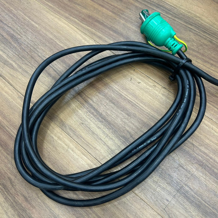 良品 マキタ (makita) 集じん機 (粉じん専用) 8L VC0830 集塵 乾式 【船橋馬込店】