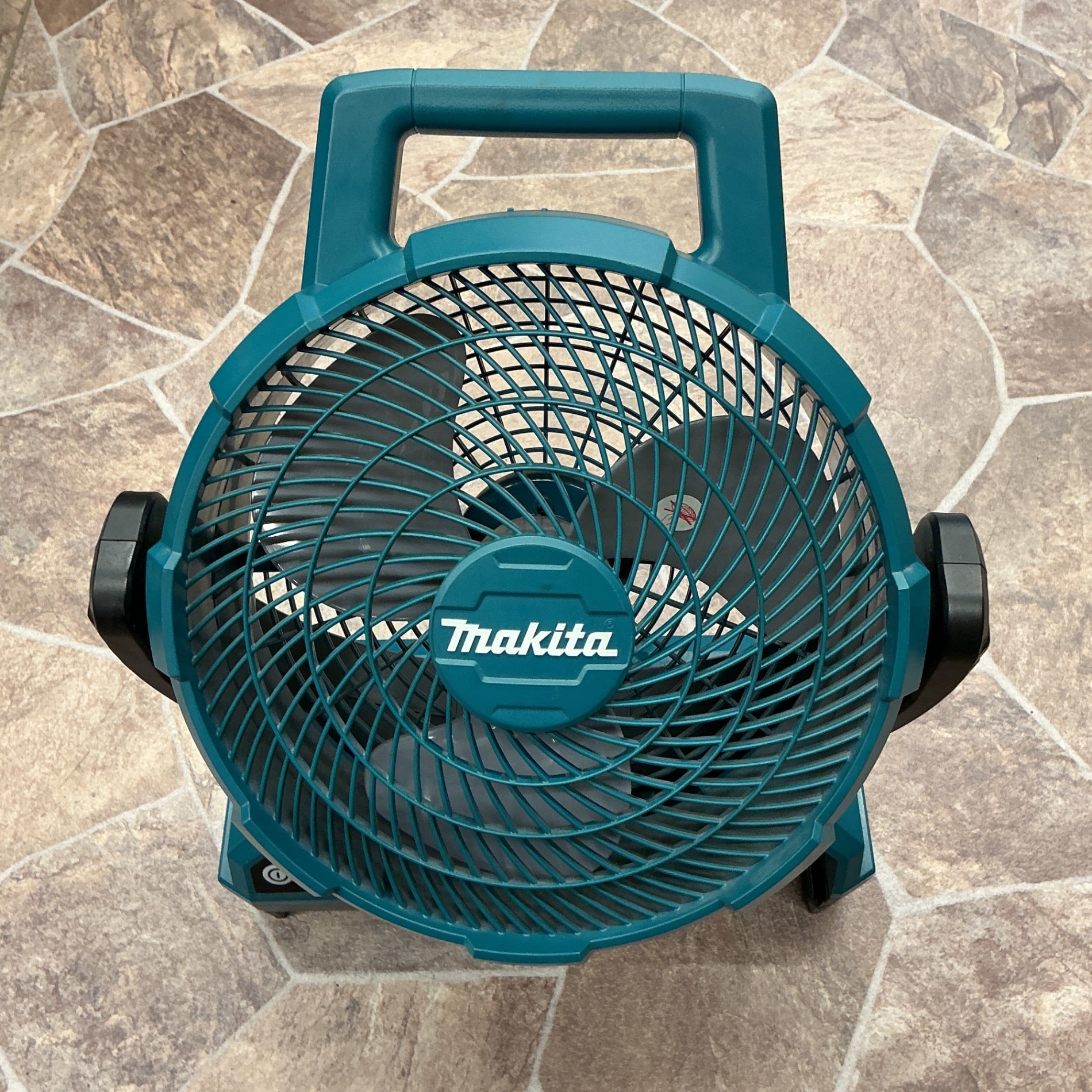 【中古】マキタ(makita) 充電式ファン CF203DZ  【越谷店】