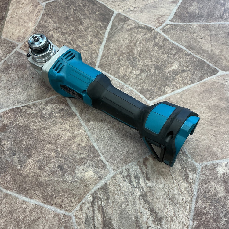 【中古】 マキタ(makita) 18V 100mm 充電式ディスクグラインダ GA404DZN 【越谷店】