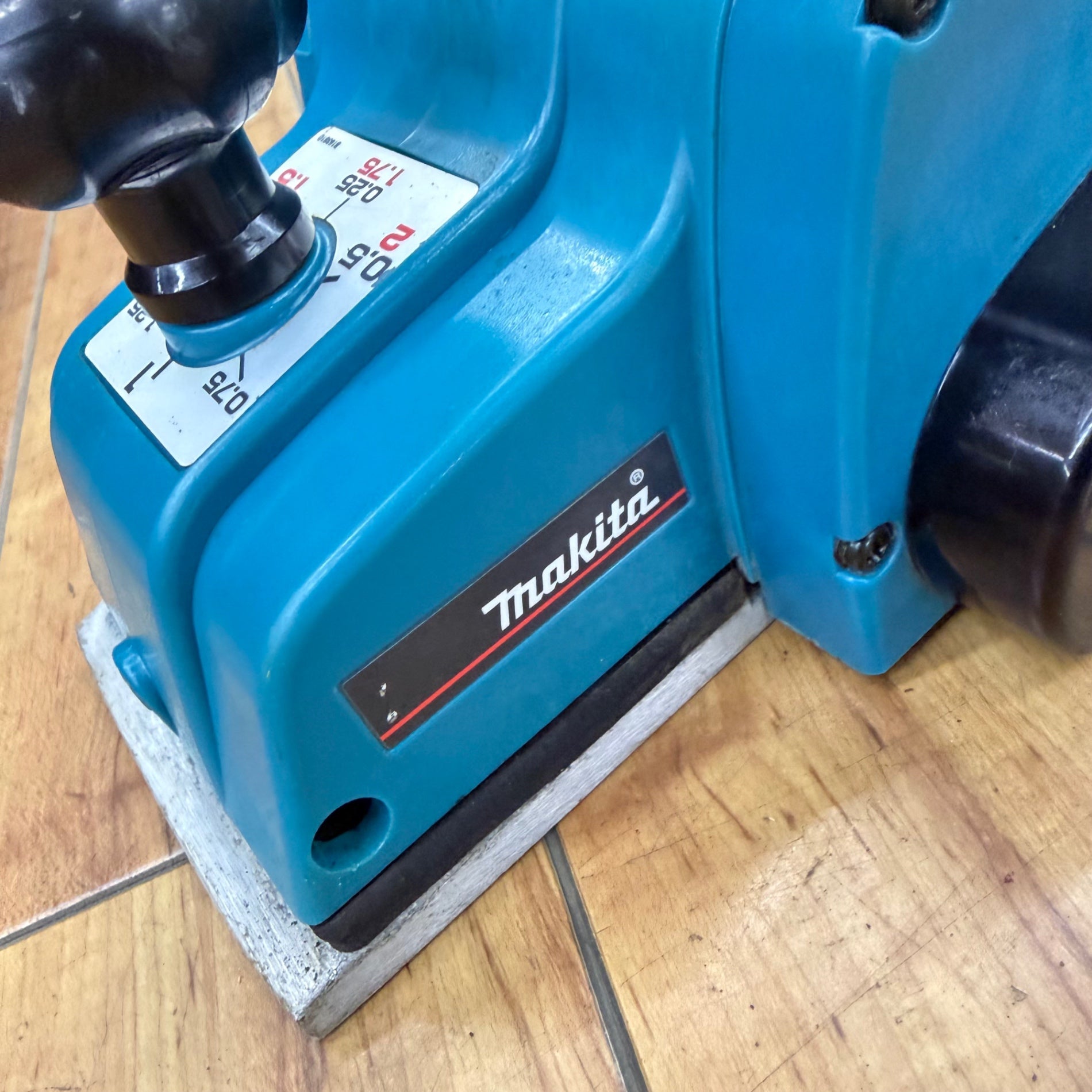 美品 110mm 電動カンナ 替え刃式 1911Ｂ 【リライズ蓮田店】