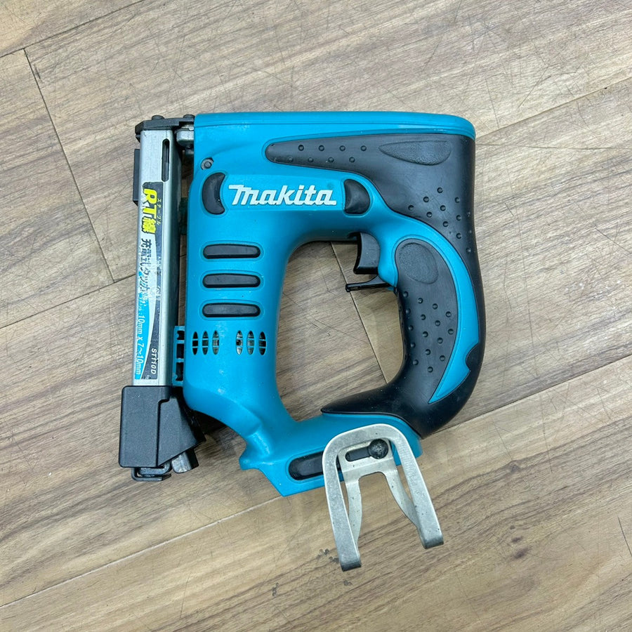マキタ makita 14.4V 充電式タッカ ST110DZ 本体のみ 【船橋馬込店】