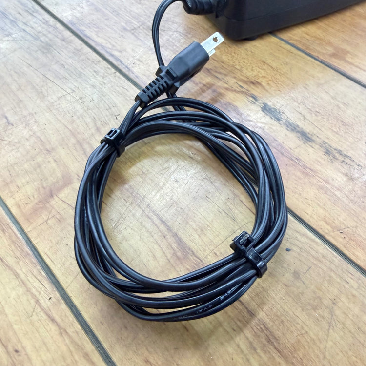 充電動作未確認 12V専用 急速充電器  UC12SE 【リライズ蓮田店】