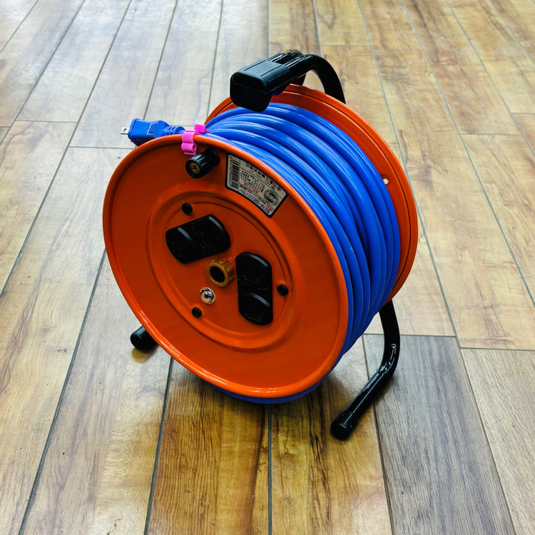 保管品 未使用  30m コードリール NR-304D 【リライズ蓮田店】