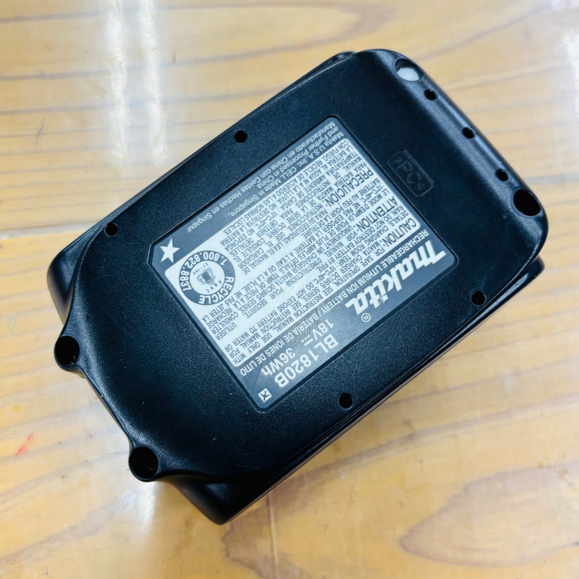 【コンパクト便】純正品 18Vリチウムイオンバッテリー 薄型 2.0Ah BL1820B 【中古】蓮田店】